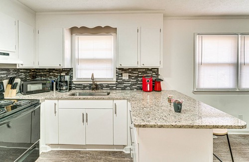 Morganton House | Pet-Friendly Morganton Home w/Large Backyard!