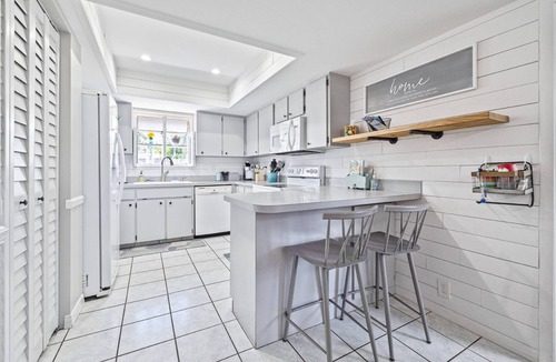 Palm Harbor House | Pet-Friendly Palm Harbor Home w/Fenced Yard, Bikes, Games & Near Downtown, Beaches & Pinellas Trail