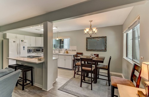 Fernandina Beach House | Pet Friendly | Remodeled Forest Ridge Townhome | 5-7 Minute Walk to Beach | Community Pool & Tennis