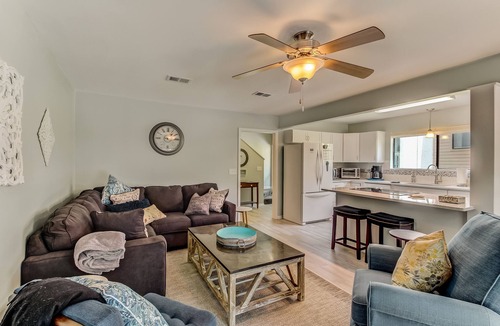 Fernandina Beach House | Pet Friendly | Remodeled Forest Ridge Townhome | 5-7 Minute Walk to Beach | Community Pool & Tennis