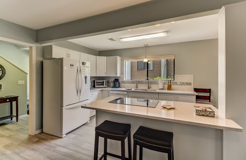 Fernandina Beach House | Pet Friendly | Remodeled Forest Ridge Townhome | 5-7 Minute Walk to Beach | Community Pool & Tennis