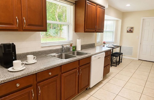 Fellowship House | Pet-Friendly Retreat, 7 Minutes to WEC, Quiet yard