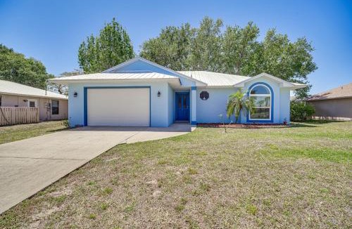 Sebastian Highlands House | Pet-Friendly Sebastian Home with Porch and Lake View!