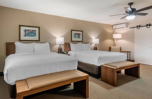 Jekyll Island Hotel | Pet-Friendly Suite Near Beach – Ideal for Families | Pool, Parking, Breakfast