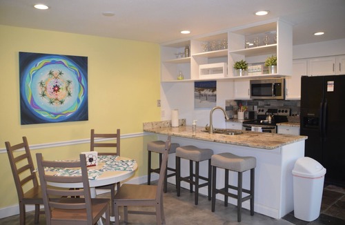 Ocean Woods House | Pet Friendly Townhouse w/Private Courtyard, Covered Parking - No Cleaning Fee