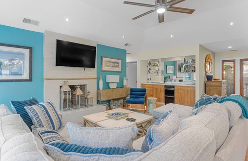 Sea Pines House | Pet friendly ~ Upscale Renovations & Decor ~ Private Pool ~ 2 St. Andrews Place