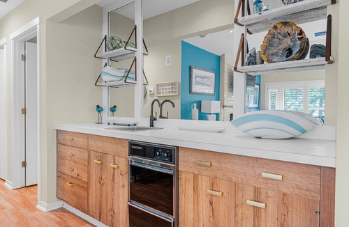Sea Pines House | Pet friendly ~ Upscale Renovations & Decor ~ Private Pool ~ 2 St. Andrews Place