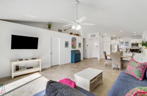 Palm Beach Gardens Apartment | PGA National Getaway Cozy Club Cottage