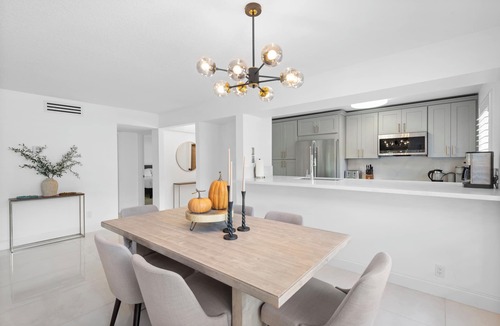 Hunt Club Condo | PGA National Private Entrance Condo - Newly Renovated