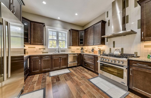 Folly Field House | Picturesque home- 7 min walk from the beach with private pool and elevator.