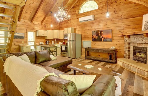 Townsend Cabin | Pigeon Forge - Townsend Manna - 1 Bedroom - Sleeps 4