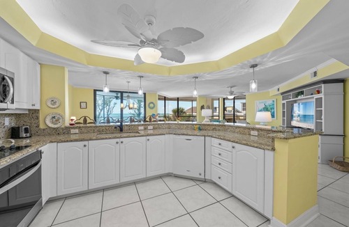 Sanibel Condo | Pine Cove#304 is a 3/2 beachfront Sanibel vacation rental condo
