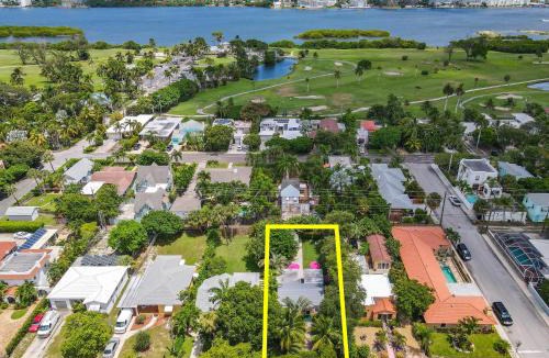 Parrot Cove House | Pineapple House - Parrot Cove