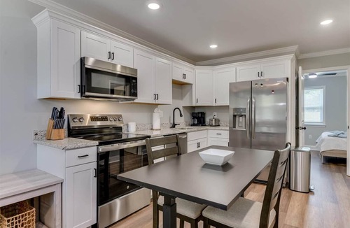 Peach Orchard Apartment | Pines at 5 Corporate Furnished Rentals Suite 210