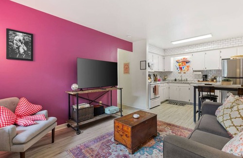 Music Row Condo | Pink Dreams - Walk to Live Music, Bars, Restaurants - Free Parking