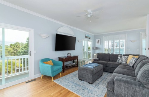 Oceanmarsh Subdivision House | Pirate's Den - Charming Getaway on Harbor!