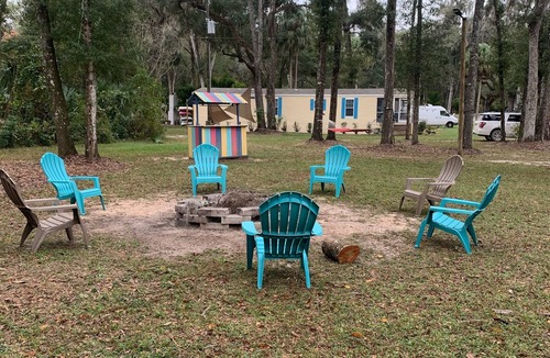 Dunnellon House | PK's Bungalow! Located just two doors down from the world famous KP Hole