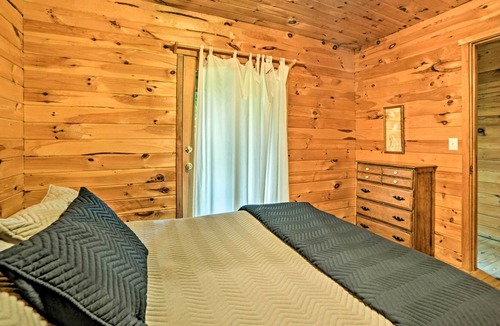 Springville Cabin | Pleasant View Resort Cabin on Kentucky Lake!