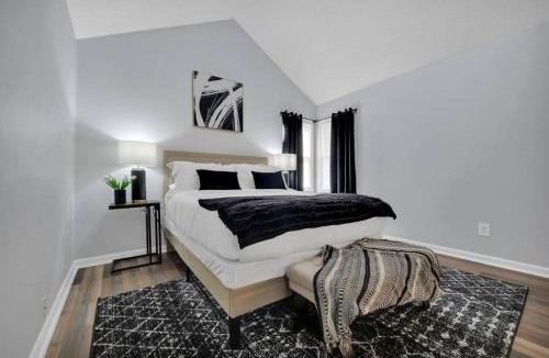 Riverdale House | Plush Two Bedroom Retreat. A Home Away From Home!