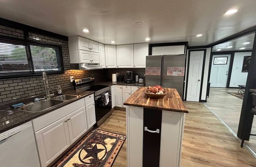 Chattanooga Apartment | Pocahontas bedroom in two bedroom, 1 bath unit