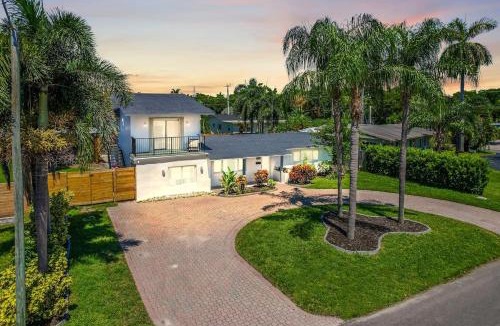 Survey Creek House | Pompano Gem, 1 mi to Beach & 12 Pickleball courts