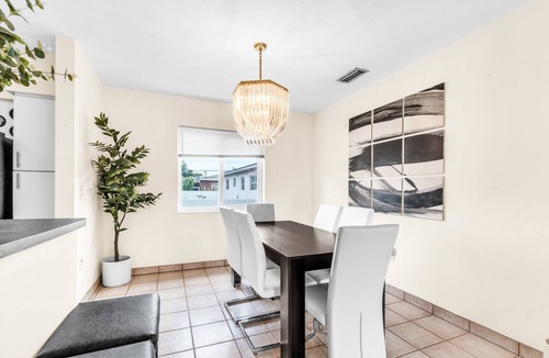 Golden Glades House | Pool, 4 Bed, 3 Bath, Patio, Parking.