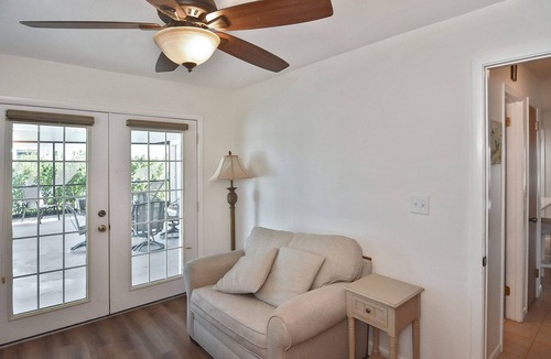 Al Lago Village House | Pool days & Beach Waves - Easygoing Rotonda West Living!
