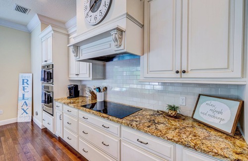 Palma Sola House | ⚓Pool home minutes away from AMI with private boat dock!⚓