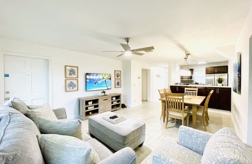 Lauderdale-by-the-Sea Apartment | Pool-Steps from Beach-Golf Car Option