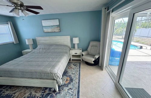 Port Saint Lucie House | Poolside King Room in PSL