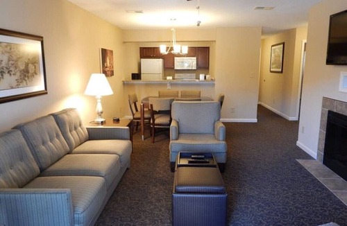 Berkeley Condo | Powhatan 4 bedroom · Colonial Williamsburg Spacious 4 Bedroom Suite!