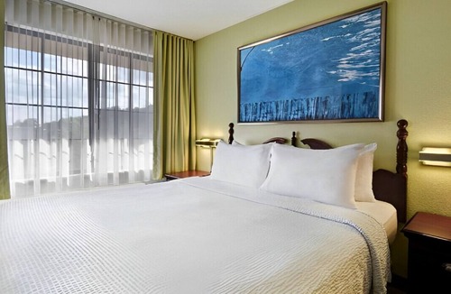 Buford House | Prestige for an Ideal Vacation! W/ Free WiFi