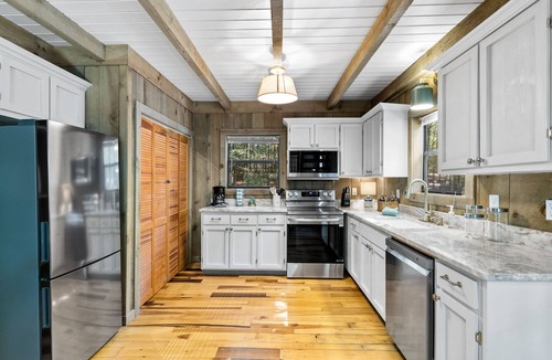 Suches Cabin | Prime Trout Water! River Front Cottage in the beautiful Blue Ridge Mountains.
