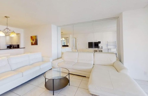 Edgewater Condo | *Prime Waterfront Condo Perfect for The Family!*