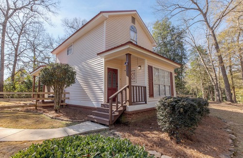Kathleen House | Private 3BD Retreat | Large Yard | Family Stay
