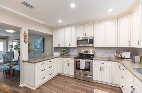 Hyde Park House | Private and Cozy w/hot tub, only a few blocks from Hyde Park Village