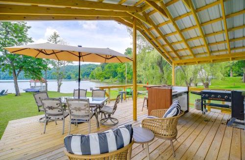 Hiwassee House | Private Beach! Home w/2 Guest Cabins in Hiwassee