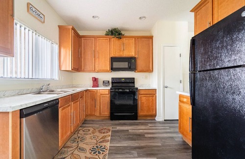 Westside House | Private Brighton Park Paradise