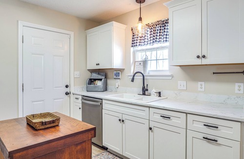 Kedron House | Private Deck! Country Home 20 Mi to Franklin