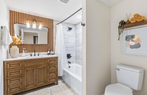 Dallas House | Private Double Room with Private Bathroom