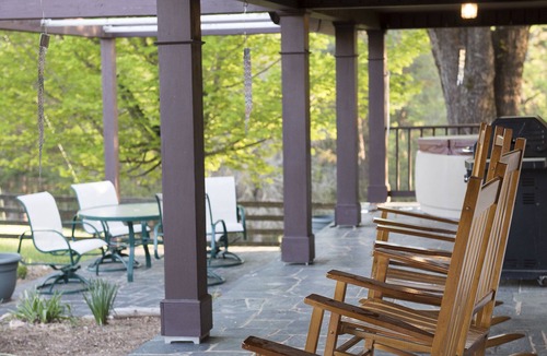 Thaxton House | Private Farmhouse w/Farm Fresh Eggs, Animal Views, & Hot Tub