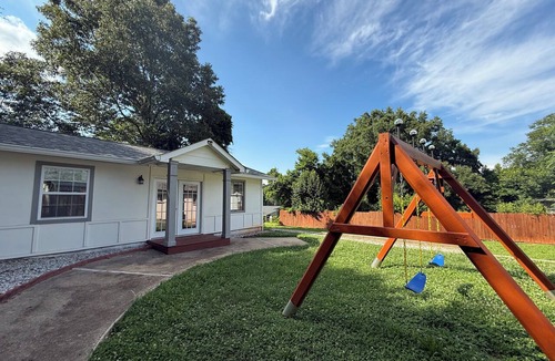Stockbridge Cottage | Private guesthouse 15 to 20 min from Atlanta and 20 minutes from the airport