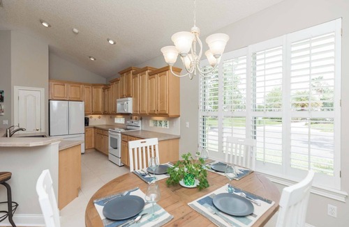 St. Augustine House | Private home-Large screened lanai-BBQ- sleeps 8-easy walk to pool!
