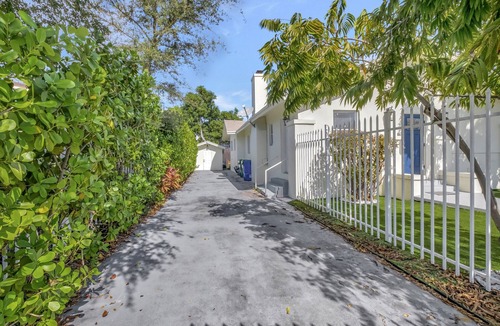 Buena Vista House | Private Home w/Pool - Steps from The Design District