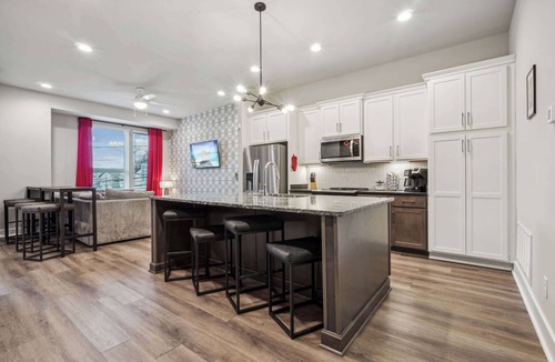 North Nashville Apartment | Private Home w Rooftop Game Room Near Downtown
