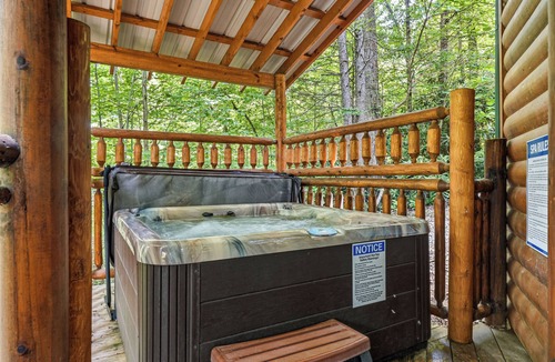 Cosby Cabin | Private Indoor Pool, Hot Tub, Fire Pit, Pool Table, Free Attractions!