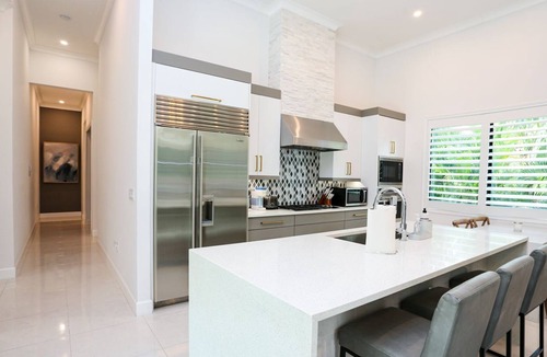 Naples Cottage | PRIVATE LAZY RIVER, 2 BEDS 2 BATHS, LOGAN WOODS, FURNISHED SEASONAL RENTAL