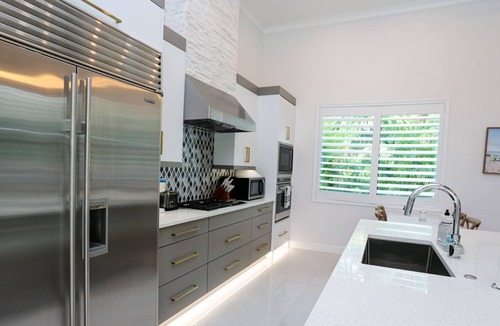 Naples Cottage | PRIVATE LAZY RIVER, 2 BEDS 2 BATHS, LOGAN WOODS, FURNISHED SEASONAL RENTAL