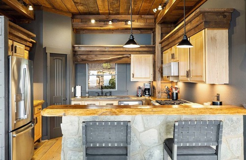 Mineral Bluff Cabin | Private Luxury Blue Ridge Lodge - Pool, Spa, Gym, Panoramic Long Range Views