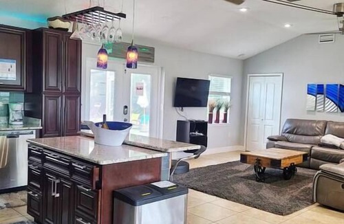 College Park House | Private Luxury Pool/Smart-home